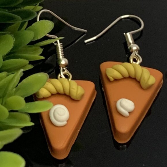 Pumpkin Pie Earring, Thanksgiving Earring, Funny Food Earring, Gift Idea - Picture 1 of 4